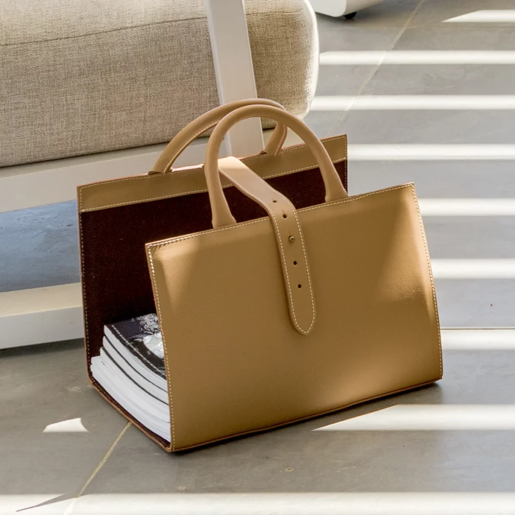 porte-revues en cuir coloris beige Camel de Midipy
