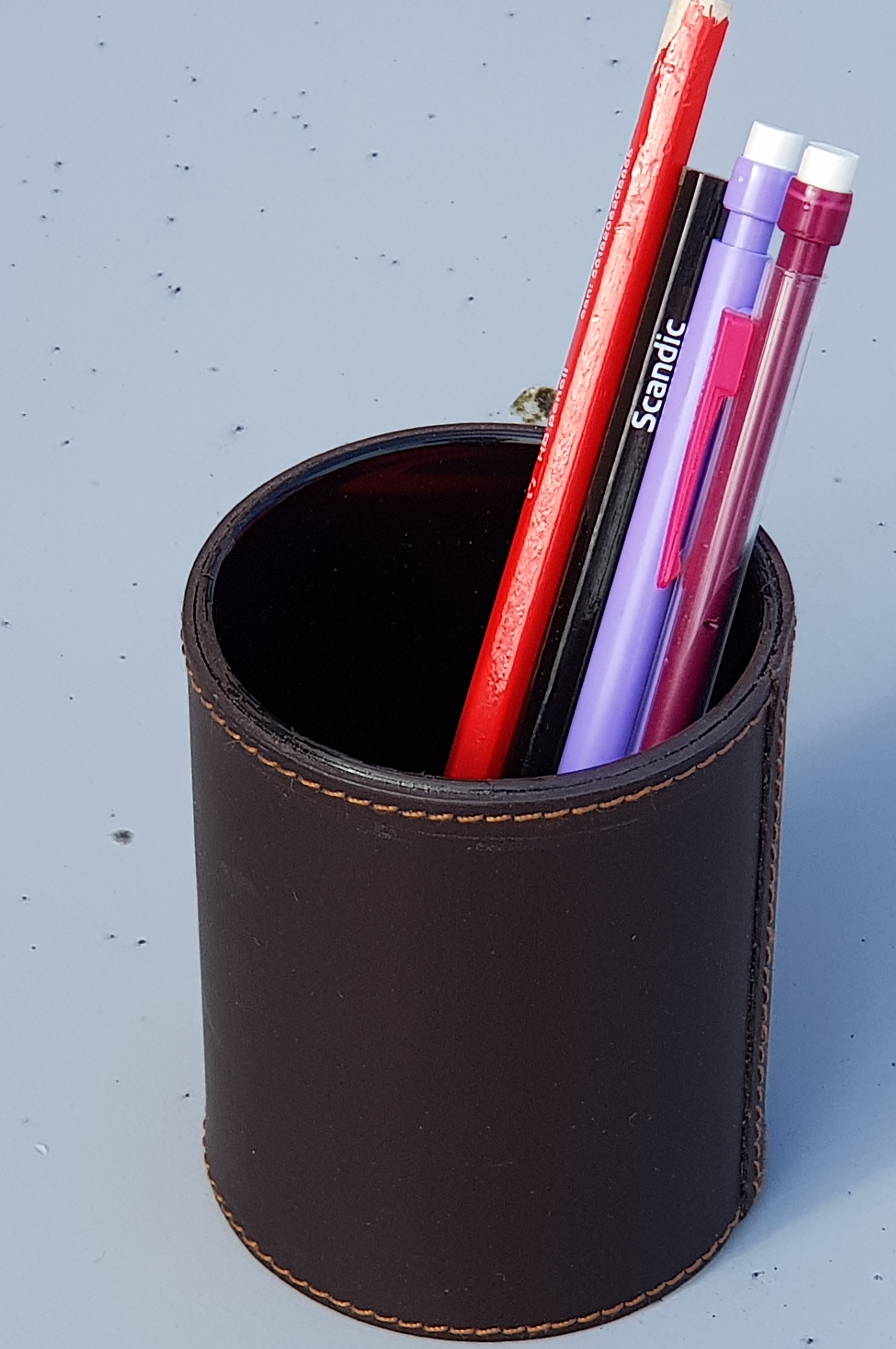 Pencil holder Chocolate leather MIDIPY