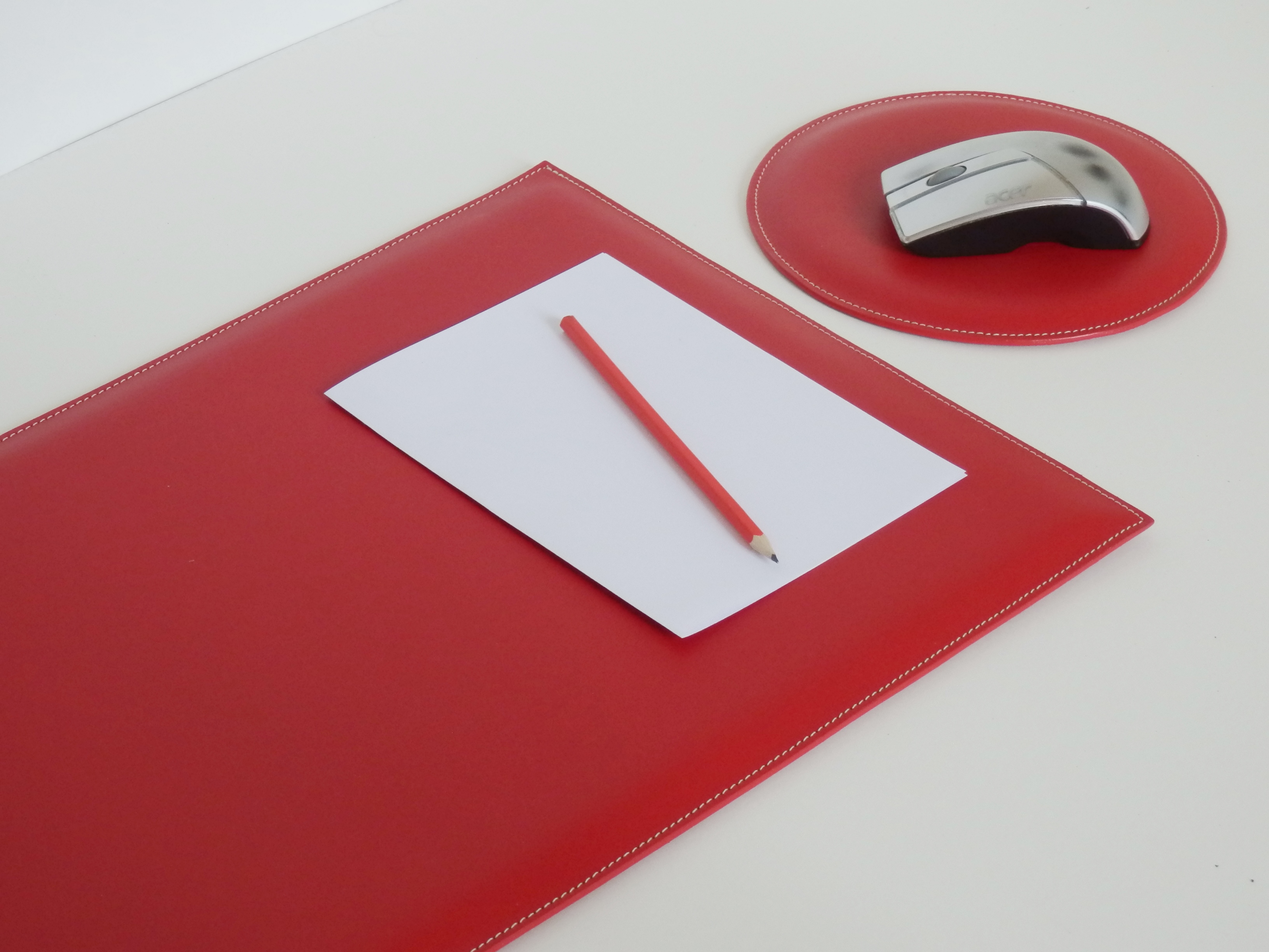 Desk Mat Red Leather Midipy