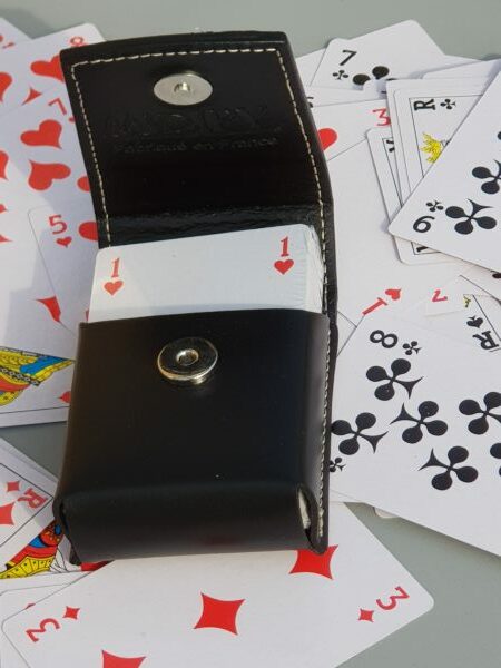 Luck Lab Étui en cuir pour cartes à jouer Noir : : Jeux