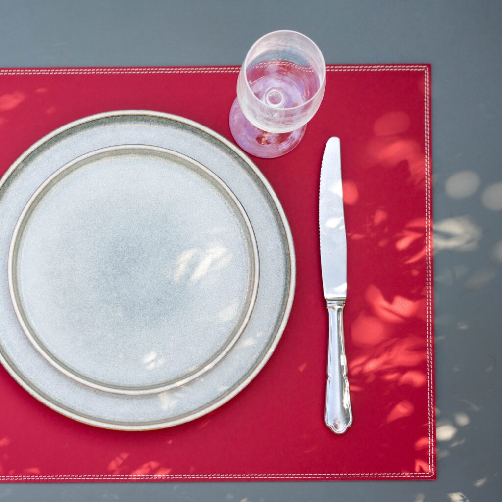 set de table en cuir rouge Carmin