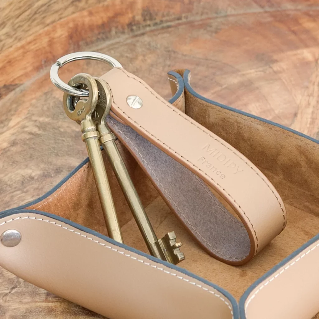 Porte-clés en cuir élégant coloris beige camel