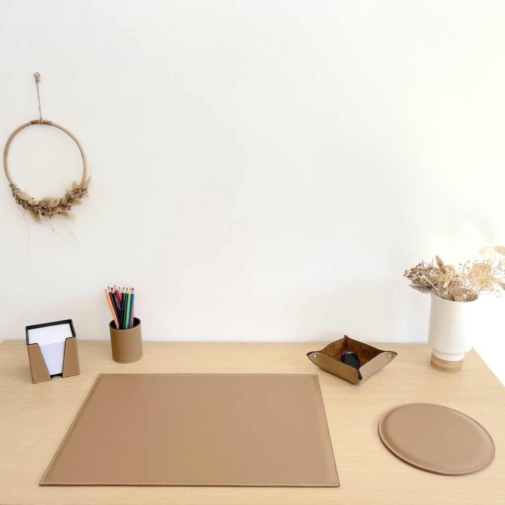 Set de bureau en cuir véritable coloris beige camel