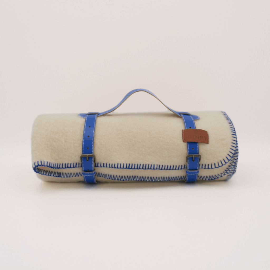 Plaid en laine blanche cosy